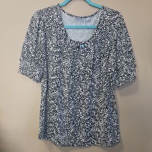 Notations Women's Size L Short Puff Sleeve Top Textured Print